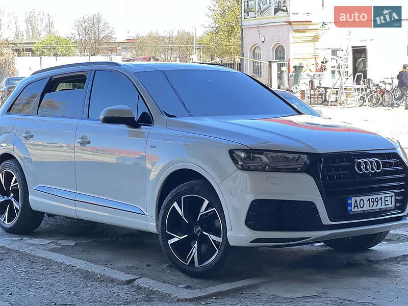 Внедорожник / Кроссовер Audi Q7 2019 в Мукачево