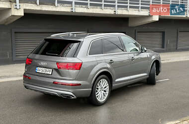 Позашляховик / Кросовер Audi Q7 2016 в 