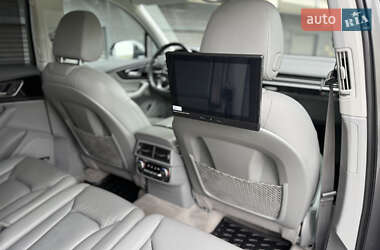 Позашляховик / Кросовер Audi Q7 2016 в 