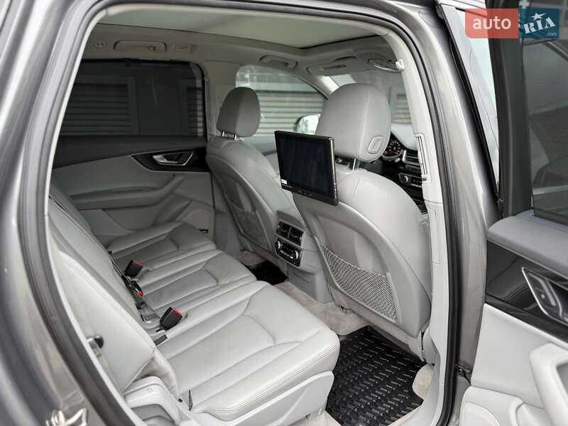 Позашляховик / Кросовер Audi Q7 2016 в Києві фото 19 Позашляховик / Кросовер Audi Q7 2016 в Києві