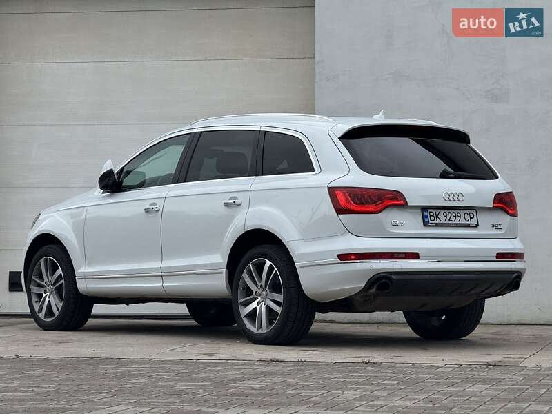 Внедорожник / Кроссовер Audi Q7 2015 в Сарнах