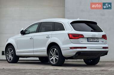 Позашляховик / Кросовер Audi Q7 2015 в 