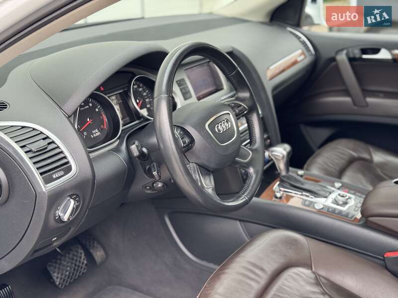 Внедорожник / Кроссовер Audi Q7 2015 в Сарнах