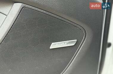 Позашляховик / Кросовер Audi Q7 2015 в 