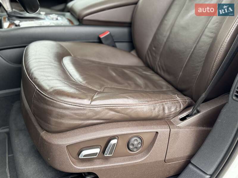 Внедорожник / Кроссовер Audi Q7 2015 в Сарнах