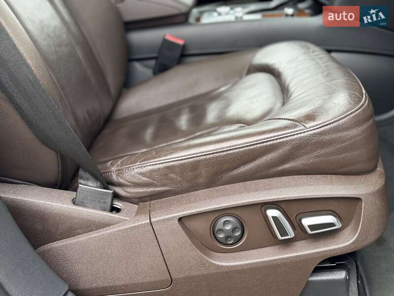 Внедорожник / Кроссовер Audi Q7 2015 в Сарнах