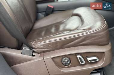 Позашляховик / Кросовер Audi Q7 2015 в 
