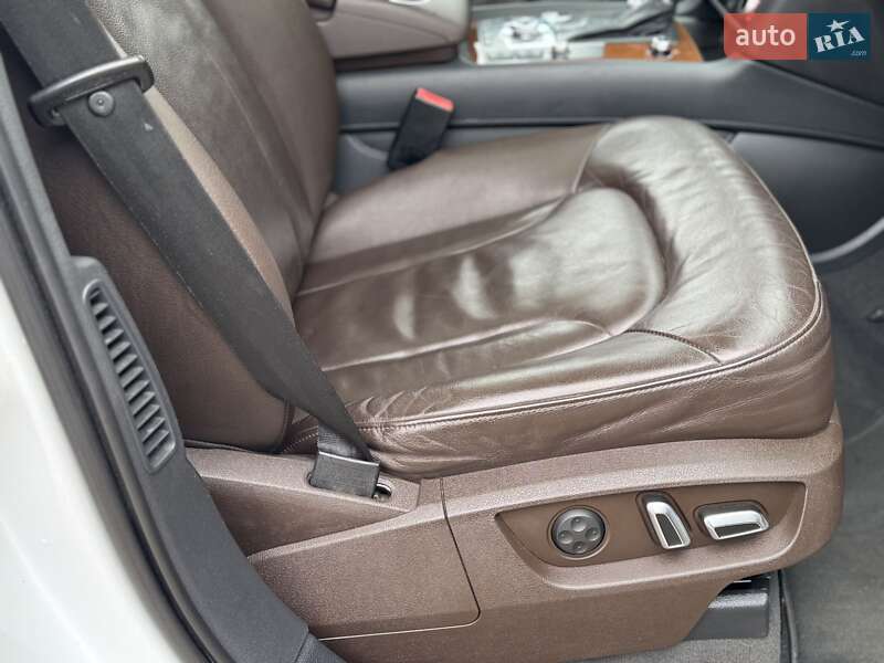 Внедорожник / Кроссовер Audi Q7 2015 в Сарнах