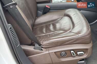 Позашляховик / Кросовер Audi Q7 2015 в 
