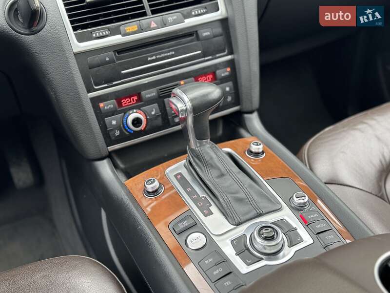 Внедорожник / Кроссовер Audi Q7 2015 в Сарнах