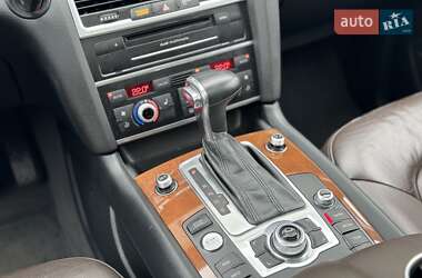 Позашляховик / Кросовер Audi Q7 2015 в 