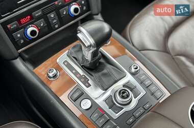 Позашляховик / Кросовер Audi Q7 2015 в 