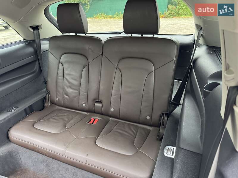 Внедорожник / Кроссовер Audi Q7 2015 в Сарнах