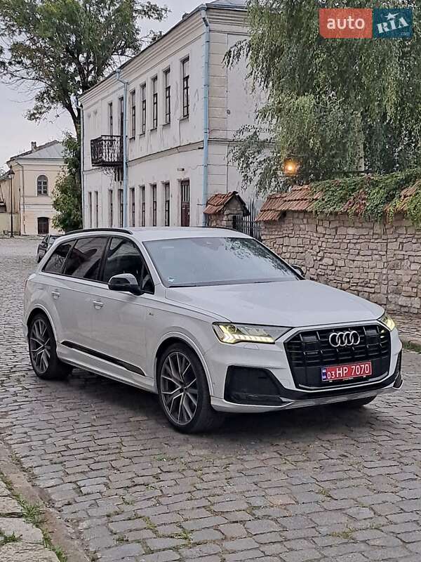 Внедорожник / Кроссовер Audi Q7 2020 в Каменец-Подольском