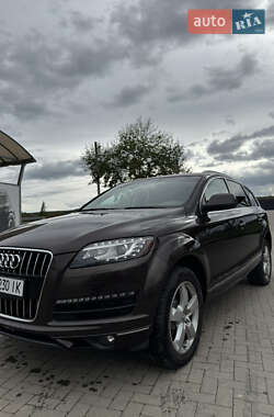 Позашляховик / Кросовер Audi Q7 2013 в 