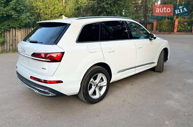 Позашляховик / Кросовер Audi Q7 2020 в 