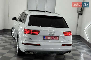 Внедорожник / Кроссовер Audi Q7 2018 в 