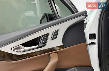 Внедорожник / Кроссовер Audi Q7 2018 в 