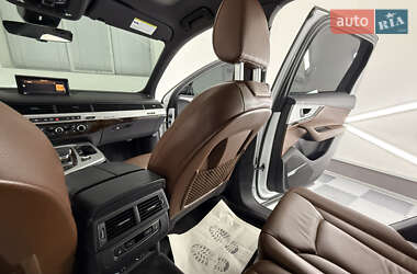 Внедорожник / Кроссовер Audi Q7 2018 в 