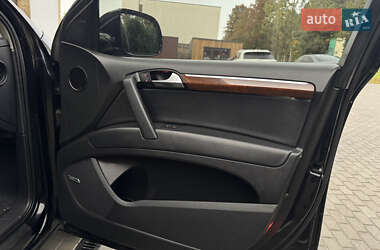 Позашляховик / Кросовер Audi Q7 2010 в 