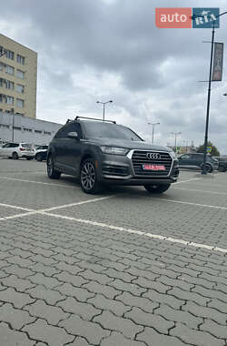 Позашляховик / Кросовер Audi Q7 2017 в 