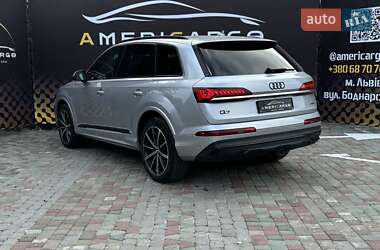 Позашляховик / Кросовер Audi Q7 2020 в 