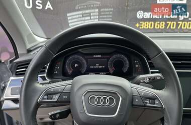 Позашляховик / Кросовер Audi Q7 2020 в 