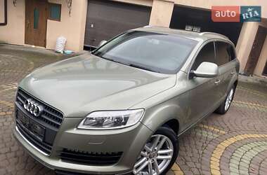 Позашляховик / Кросовер Audi Q7 2007 в 