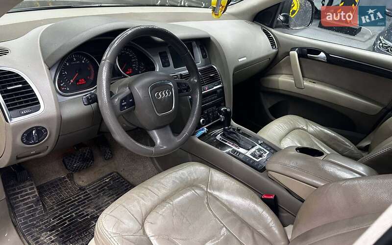 Позашляховик / Кросовер Audi Q7 2007 в Чернівцях