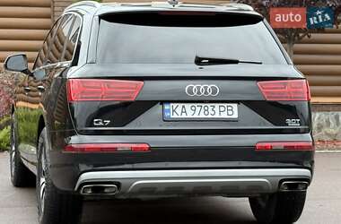 Позашляховик / Кросовер Audi Q7 2016 в 