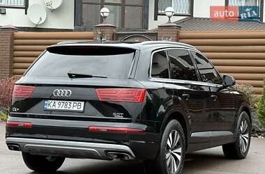 Позашляховик / Кросовер Audi Q7 2016 в 