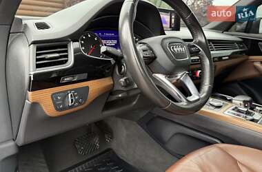 Позашляховик / Кросовер Audi Q7 2016 в 