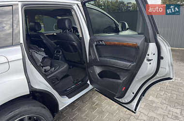 Позашляховик / Кросовер Audi Q7 2013 в 