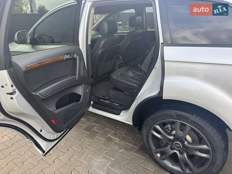 Позашляховик / Кросовер Audi Q7 2013 в Кагарлику