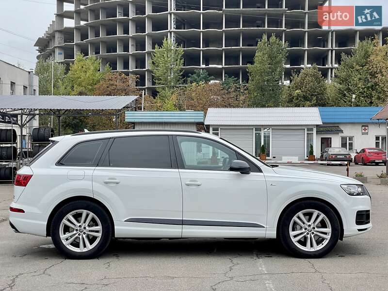 Внедорожник / Кроссовер Audi Q7 2019 в Киеве
