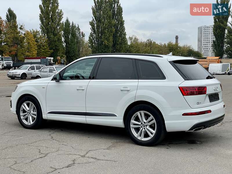 Внедорожник / Кроссовер Audi Q7 2019 в Киеве