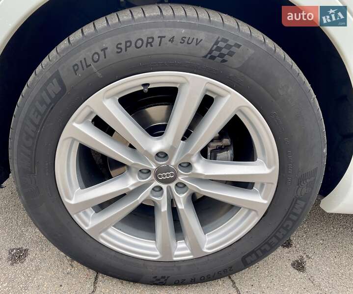 Внедорожник / Кроссовер Audi Q7 2019 в Киеве