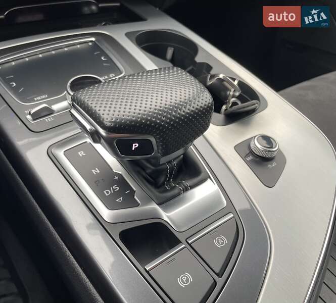 Внедорожник / Кроссовер Audi Q7 2019 в Киеве