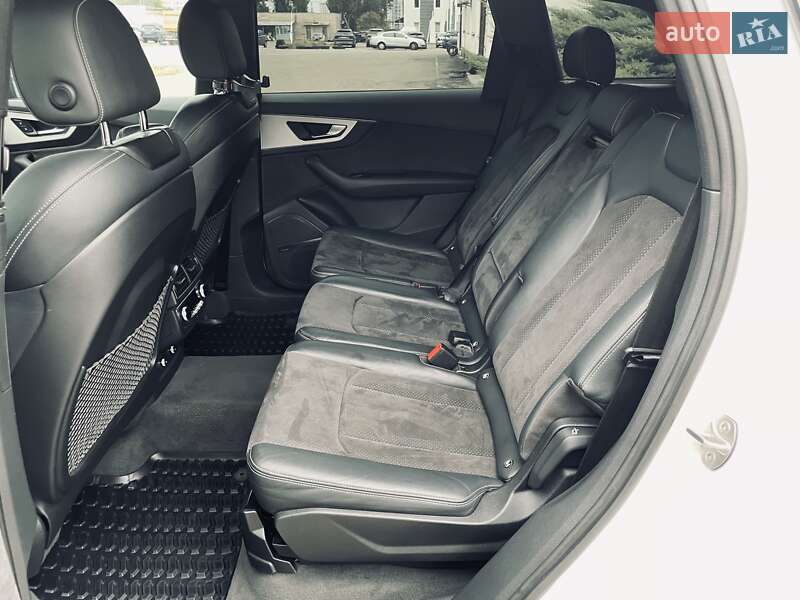 Внедорожник / Кроссовер Audi Q7 2019 в Киеве