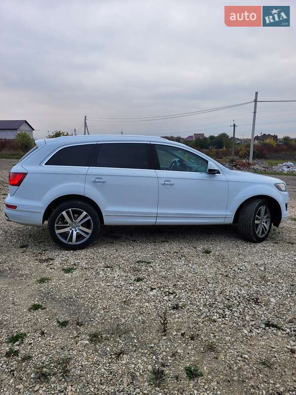 Позашляховик / Кросовер Audi Q7 2015 в Волочиську