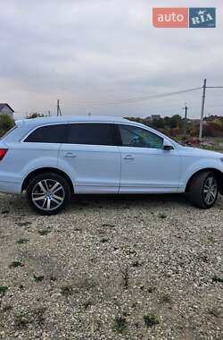 Позашляховик / Кросовер Audi Q7 2015 в 