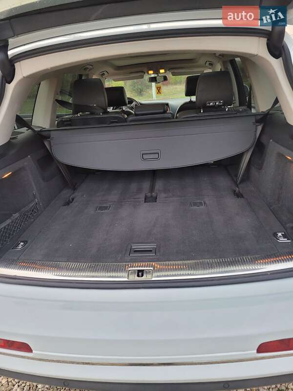 Позашляховик / Кросовер Audi Q7 2015 в Волочиську