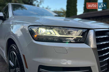Позашляховик / Кросовер Audi Q7 2016 в 