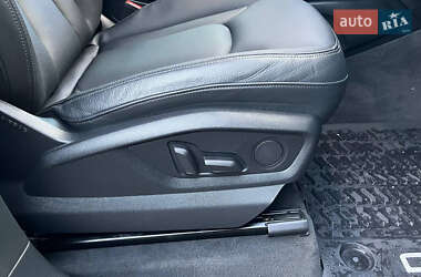 Позашляховик / Кросовер Audi Q7 2016 в 