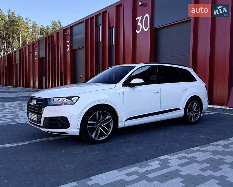 Внедорожник / Кроссовер Audi Q7 2017 в Львове