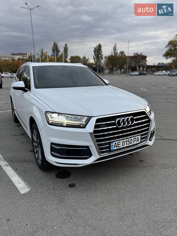 Позашляховик / Кросовер Audi Q7 2019 в Дніпрі