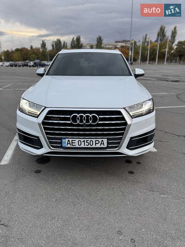 Позашляховик / Кросовер Audi Q7 2019 в Дніпрі