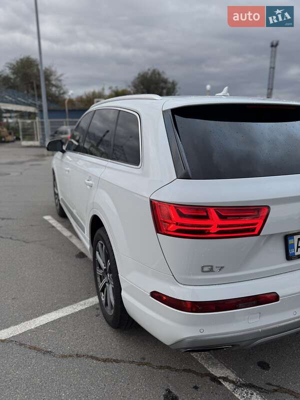 Позашляховик / Кросовер Audi Q7 2019 в Дніпрі