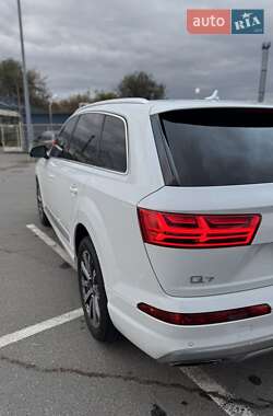Позашляховик / Кросовер Audi Q7 2019 в 