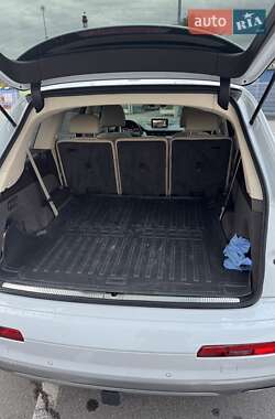Позашляховик / Кросовер Audi Q7 2019 в 